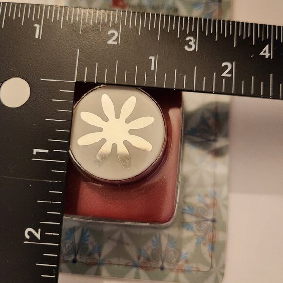 Floral Shape Large Hole Punch Emagination paper Scrapbook Flower - Picture 4 of 5